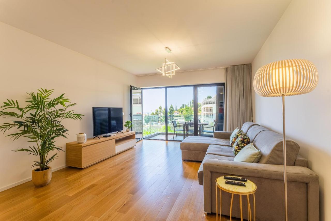 Apartmán Flh Funchal Balcony Flat With Pool Exteriér fotografie